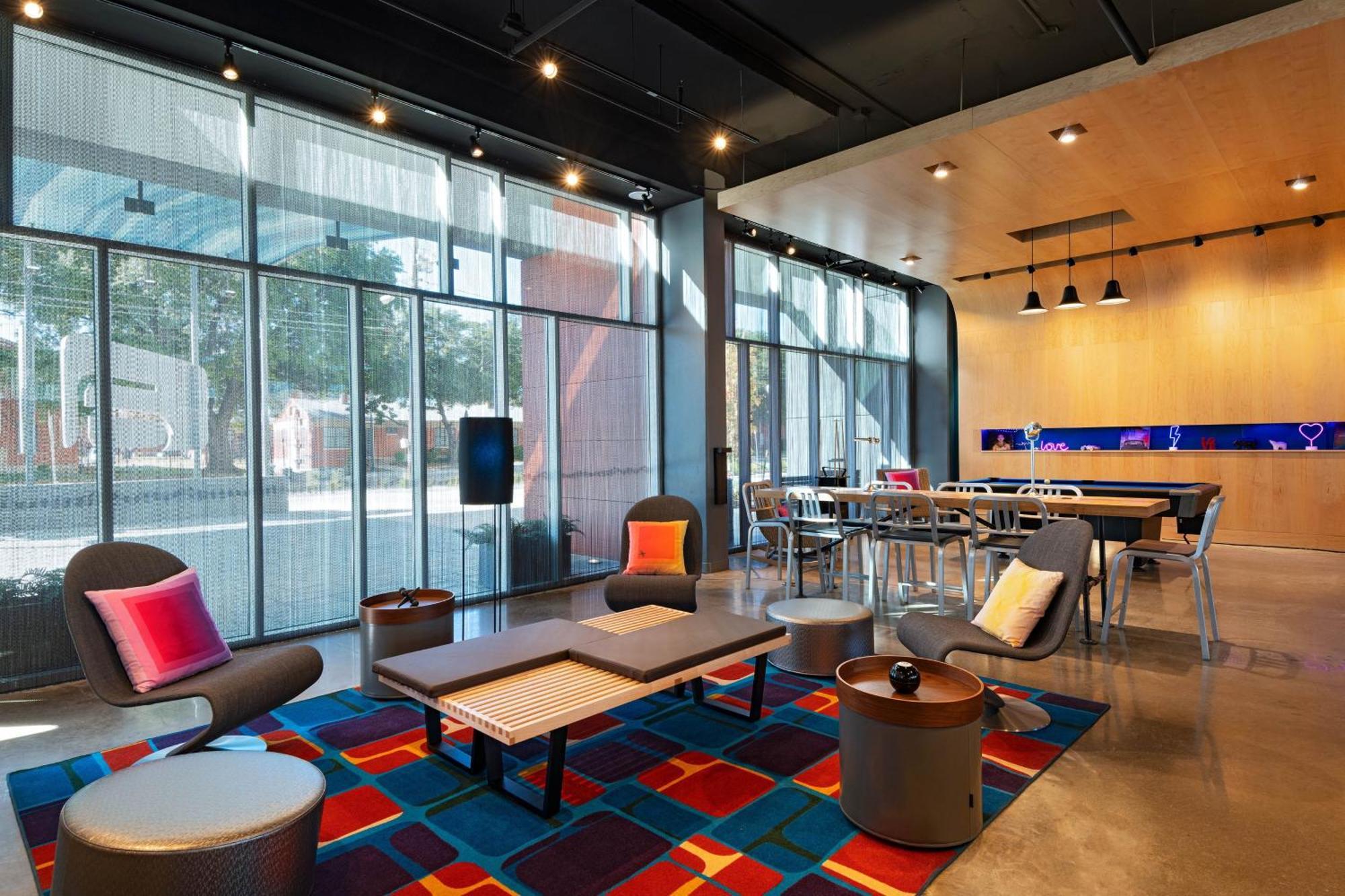 Hotel Aloft Waco Downtown Extérieur photo